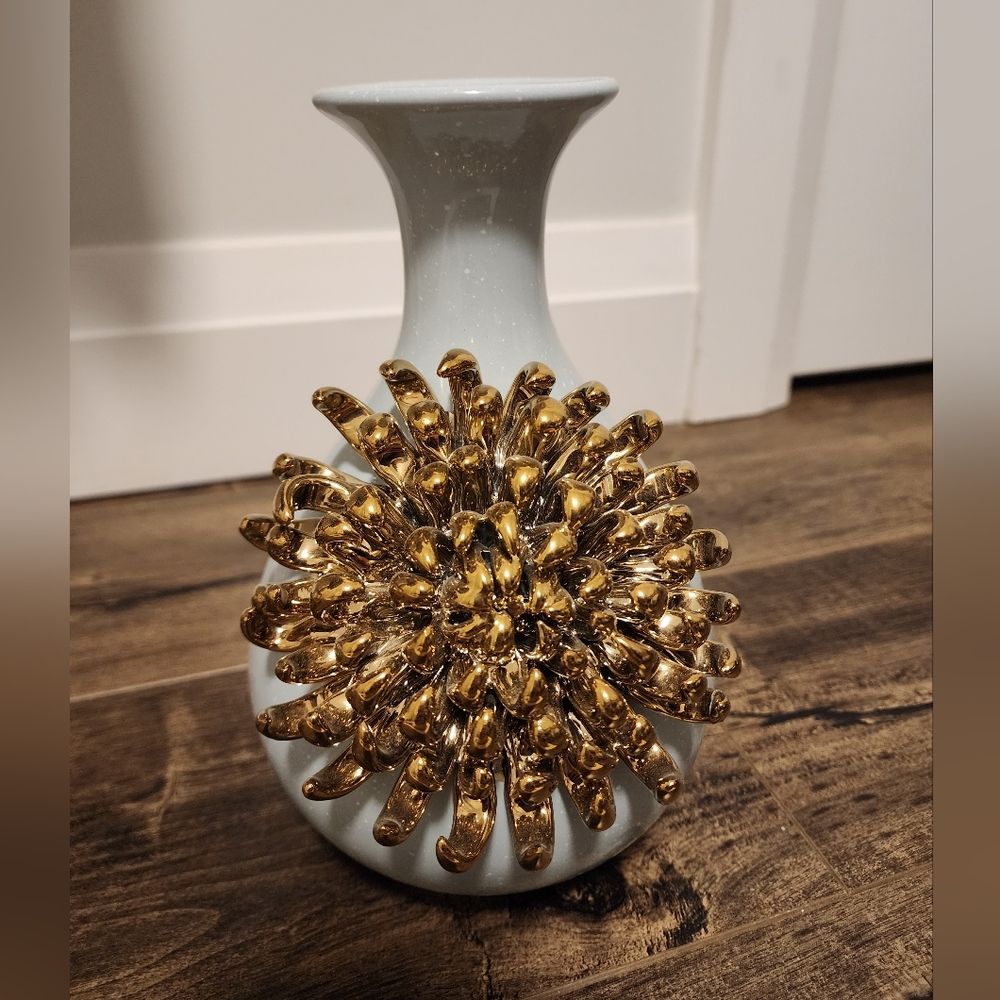Anthropologie 3D Gold Chrysanthemum Flower Ceramic Bloom Vase